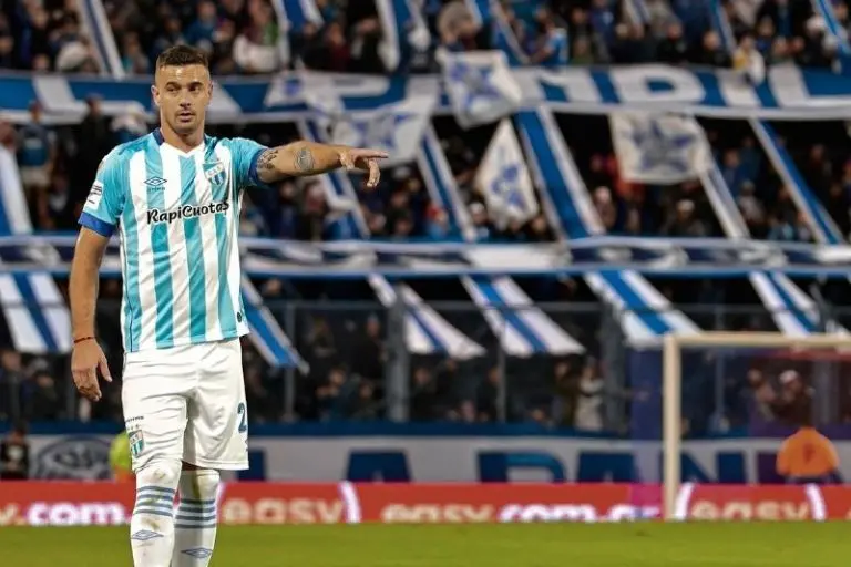 Ramiro Carrera ha militado en equipos de Argentina y Chile - Instagram @ramirocarrera23