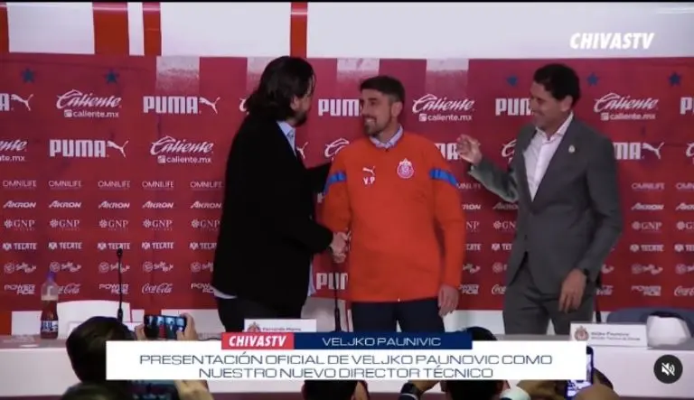Hace unos días, Chivas le dio la bienvenida a su nuevo técnico. (Captura de pantalla)