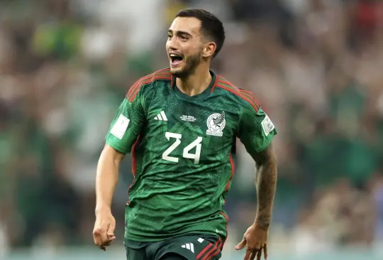 Luis Chávez festeja su gol ante la Selección de Arabia Saudita.