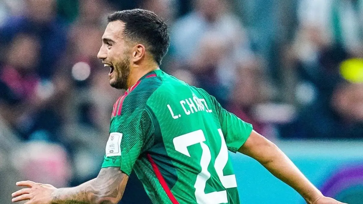 LUIS CHÁVEZ. El mediocampista mexicano consiguió su primer gol en Mundiales gracias a un tiro libre soberbio contra Arabia Saudita. En su primer torneo se convirtió en inamovible dentro del sistema de 'Tricolor'.