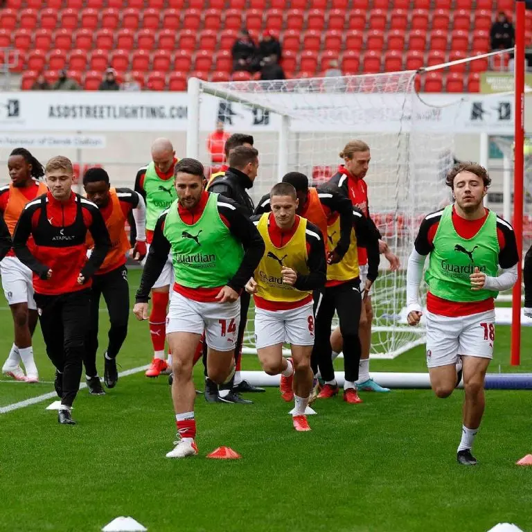 Calentamiento del Rotherham - @officialrufc
