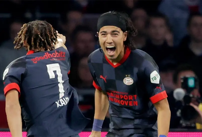 Erick Gutiérrez anotó un gol en el triunfo del PSV sobre el Ajax, de Edson Álvarez y Jorge Sánchez Erick Gutiérrez anotó un gol en el triunfo del PSV sobre el Ajax, de Edson Álvarez y Jorge Sánchez