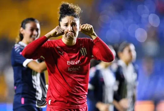 Alejandría Godínez recibió una multa tras los gestos de burla a la afición de Tigres Femenil. Alejandría Godínez recibió una multa tras los gestos de burla a la afición de Tigres Femenil.