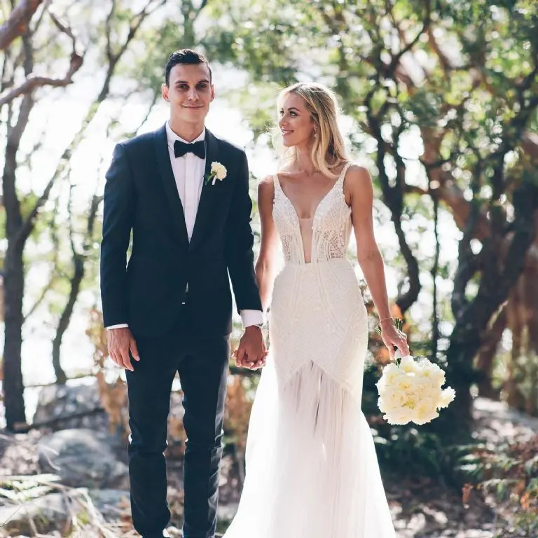 Trent Sainsbury y Elissa Arnold, su esposa - @trentsainsbury