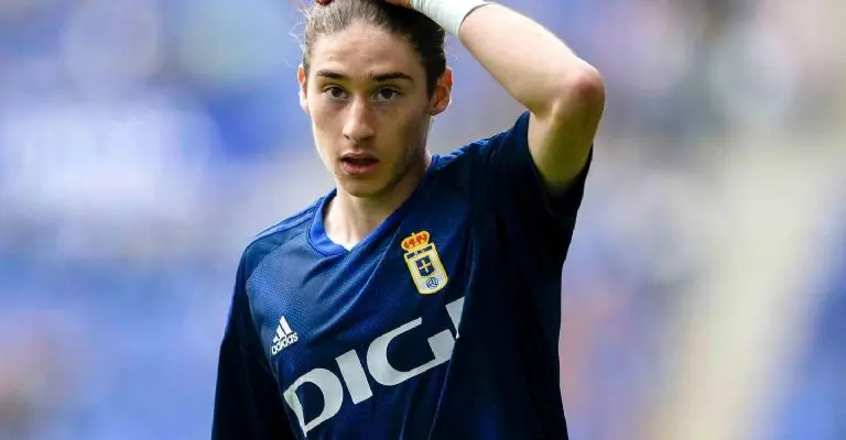 Marcelo Flores con el Real Oviedo de España - @10marceloflores