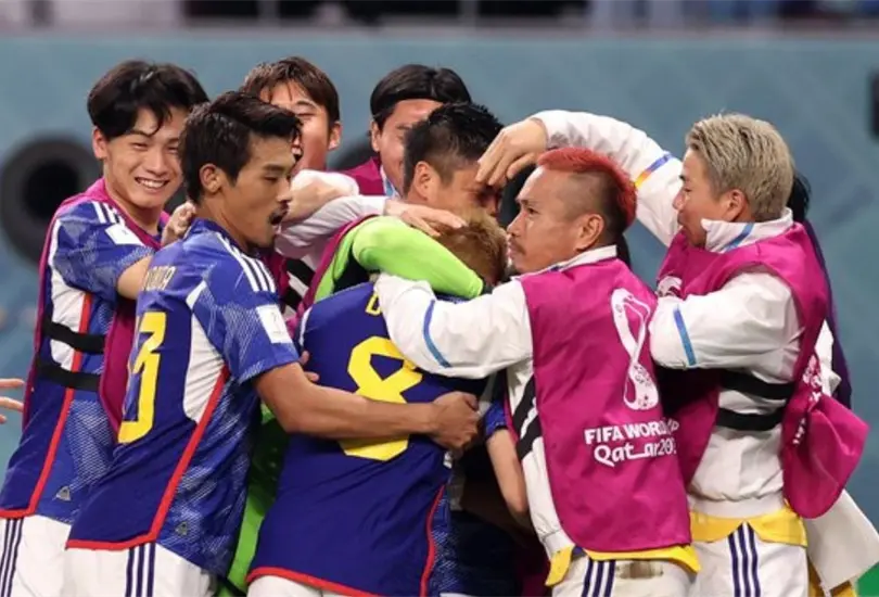 La Selección de Japón derrotó a España y se quedó con el liderato del Grupo E del Mundial de Qatar 2022. La Selección de Japón derrotó a España y se quedó con el liderato del Grupo E del Mundial de Qatar 2022.