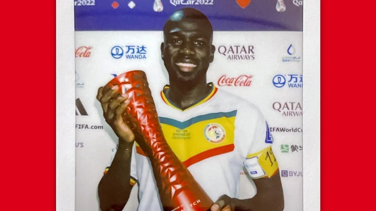 KALIDOU KOULIBALY. El central senegalés del Chelsea fue fundamental para que su país avanzará a Octavos de Final. Seguro en la línea defensiva y contundente para el gol de la victoria ante Ecuador 1-2.