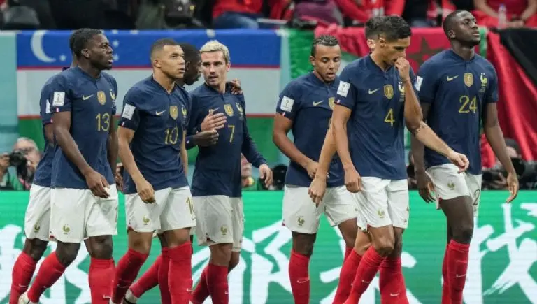 Deschamps sigue sin saber si tendrá equipo completo ante Argentina.