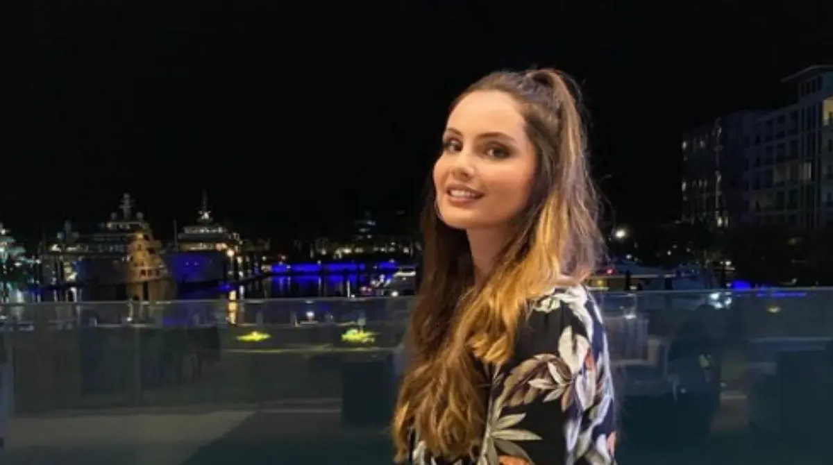 Marine Lloris es la esposa y madre de las hijas del arquero franc&eacute;s Hugo Lloris, con quien tiene m&aacute;s de 10 a&ntilde;os de casada y que se dedica al emprendimiento a trav&eacute;s de su marca de ropa de lujo en Francia. 