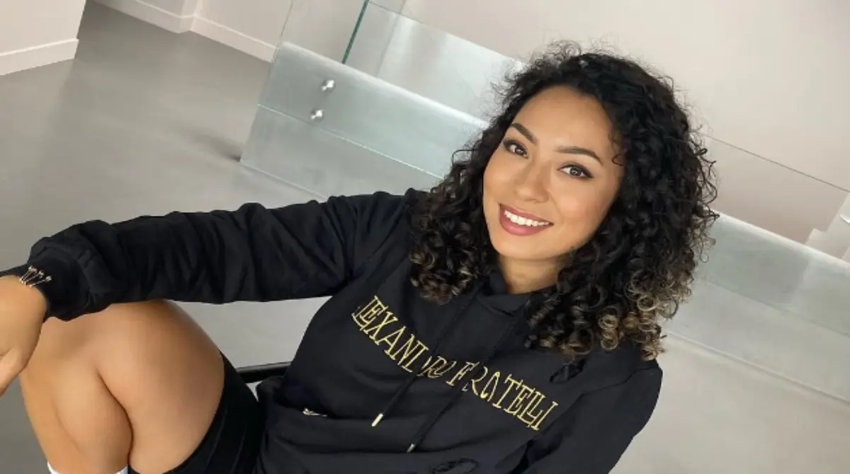 Ella es Sabrina Duvad, esposa de la figura de Francia Kingsley Coman, una influencer dentro de la industria de la moda y quien tambi&eacute;n se mantiene alejada de la pol&eacute;mica.