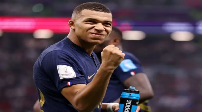 Kylian Mbappé celebra el pase de Francia a la final.<br>(Foto: @fifaworldcup_es)
