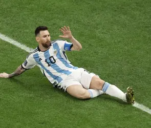 ¿Regalito? Messi adelanta a Argentina con penal polémico ante Francia