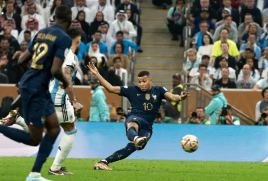 Mbappé sumó otra estadística histórica a su palmarés después de anotar un triplete en una final de Copa del Mundo.