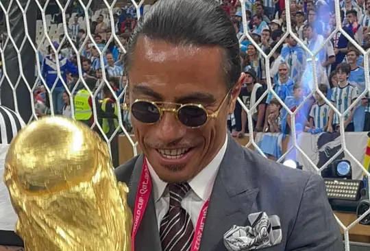 El chef Salt Bae causó polémica durante los festejos de la Selección de Argentina.