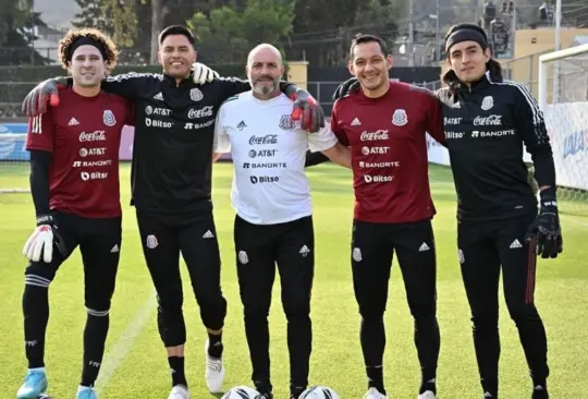 Acevedo llenó de elogios a Guillermo Ochoa.