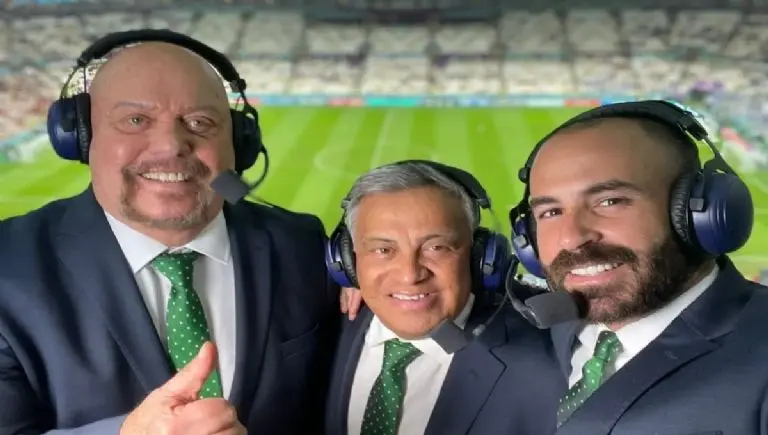 Enrique 'Perro' Bermúdez en la transmisión del Mundial con TUDN. (@enriquebermudez_)