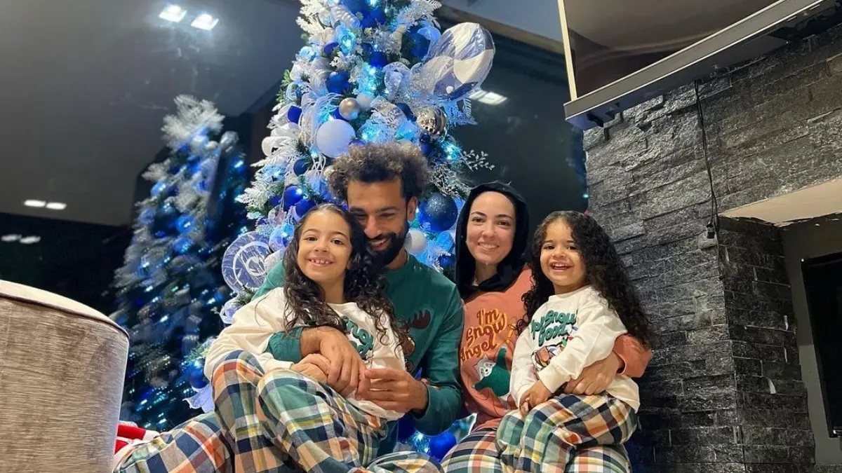 Mohamed Salah sorprendi&oacute; a propios y extra&ntilde;os por celebrar Navidad, debido a que es musulm&aacute;n. Dicha religi&oacute;n no celebra estas festividades, por lo que ocasion&oacute; comentarios en su contra.
