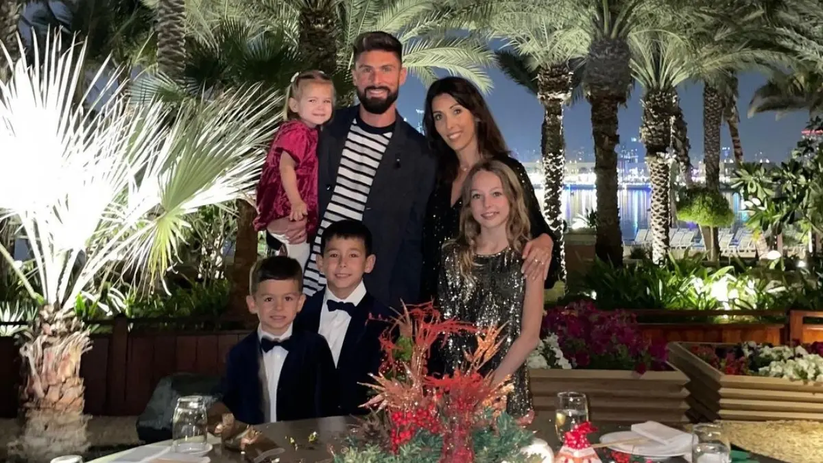Olivier Giroud pas&oacute; las fiestas decembrinas junto a su esposa, Jennifer, y sus cuatro hijos.