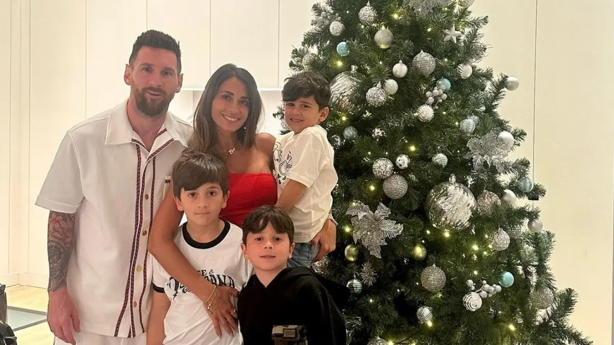 Lionel Messi y Antonella Roccuzzo pasaron Navidad en Rosario, Argentina, junto a sus tres hijos: Thiago, Mateo y Ciro.