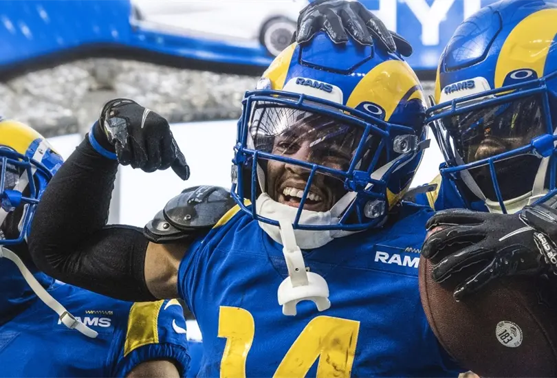 Los vigentes campeones de la NFL, Los &Aacute;ngeles Rams, vapulearon de manera contundente a los Broncos de Denver.