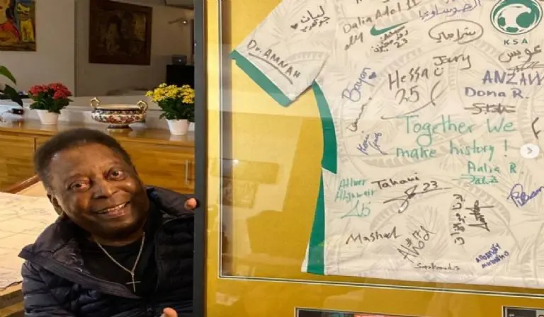 Pelé es uno de los ex jugadores con más objetos representativos. Instagram @pele