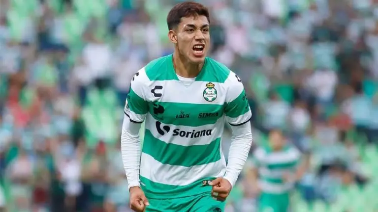 Omar Campos podría salir pronto a Europa. <br>@LigaBBVAMX