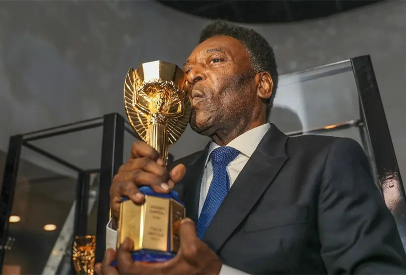Pel&eacute; gan&oacute; su primer Mundial cuando era muy joven