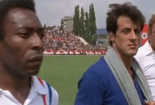 Pelé tuvo una aparición en la pantalla grande junto a grandes actores como fue Sylvester Stallone donde representó a un futbolista.