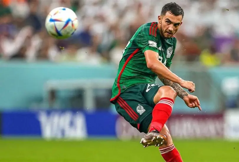 Luis Ch&aacute;vez fue elogiado por la FIFA, luego de la presentaci&oacute;n que tuvo ante Arabia Saudita.