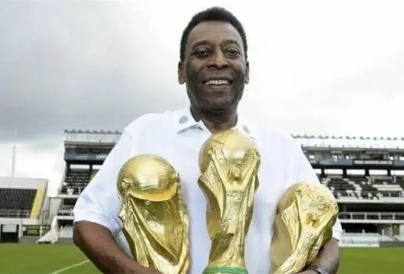 Edson Arantes do Nascimento, mejor conocido como Pel&eacute;, ha quedado inmortalizado en la historia del futbol.