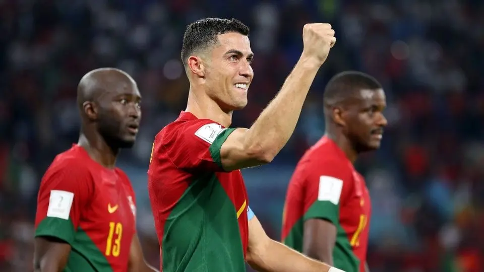 Cristiano Ronaldo hizo historia en Qatar 2022, luego de logr&oacute; anotar en los cinco Mundiales que jug&oacute;. 