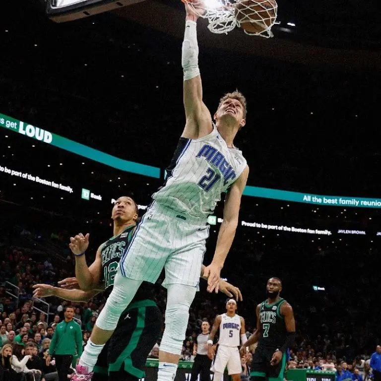 Moritz Wagner causó la bronca entre Pistons y Magic - Twitter @OrlandoMagic