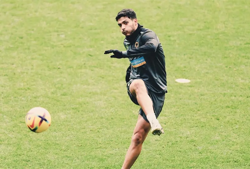 Ra&uacute;l Jim&eacute;nez jug&oacute; en la derrota de los Wolves ante el Manchester United