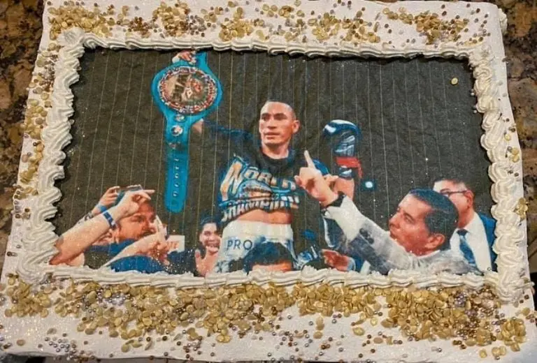 El Gallo Estrada lleva más de 10 años como boxeador profesional. Foto: Instagram @galloestradaoficial
