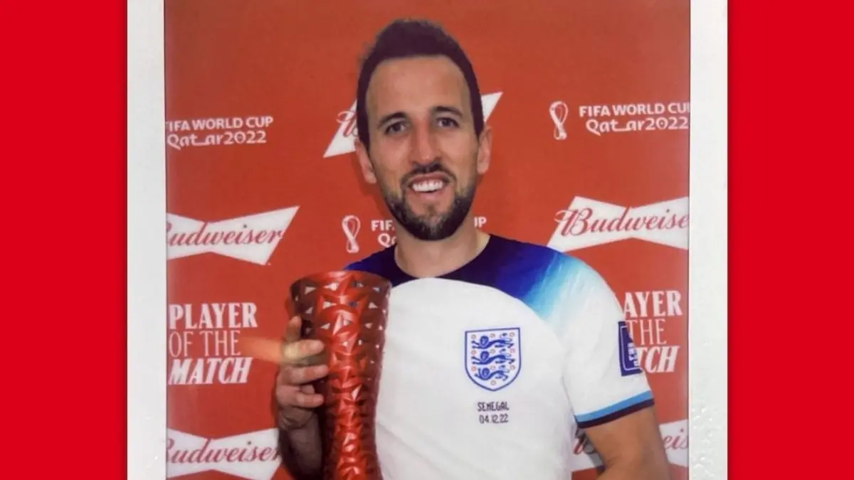 HARRY KANE - INGLATERRA. El capit&aacute;n del 'Equipo de la Rosa' se llev&oacute; su primer reconocimiento en la Copa del Mundo durante el triunfo 3-0 sobre la Selecci&oacute;n Nacional de Senegal. Adem&aacute;s de anotar un gol contribuy&oacute; a la ofensiva de los suyos.
