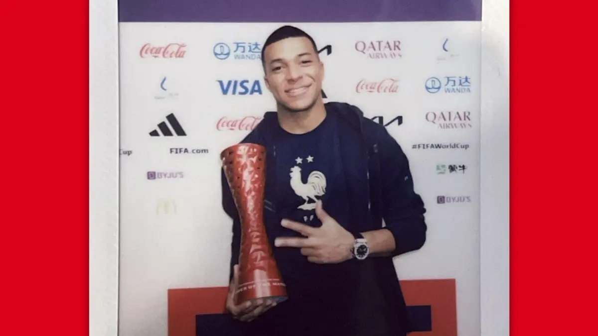 KYLIAN MBAPP&Eacute; - FRANCIA. El futbolista del Par&iacute;s Saint-Germain obtuvo su tercer premio MVP dentro de Qatar 2022, no es para menos ya que sigue escribiendo historia y en el triunfo 3-1 sobre Polonia se mand&oacute; un doblete.