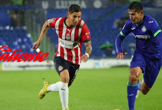 Chivas tapó el logo de Caliente en su jersey en el amistoso ante Getafe debido a reglas que hay en España. 