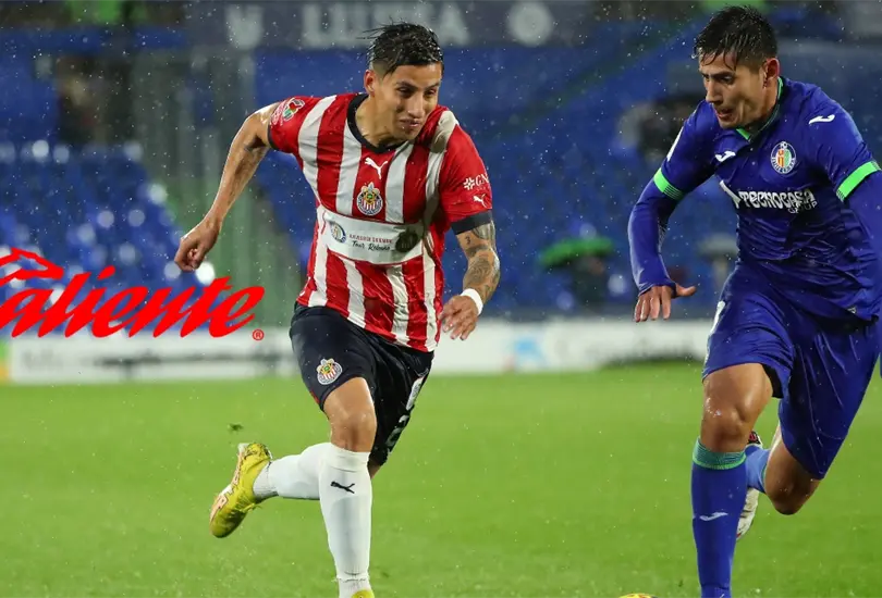 Chivas tap&oacute; el logo de Caliente en su jersey en el amistoso ante Getafe debido a reglas que hay en Espa&ntilde;a. 