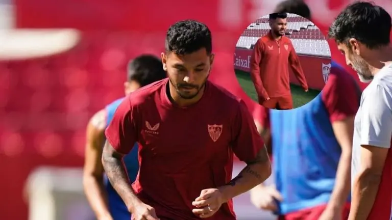 Tecatito Corona regresó a los entrenamientos luego de sufrir una lesión en su pierna. Foto: Twitter @SevillaFC_ENG