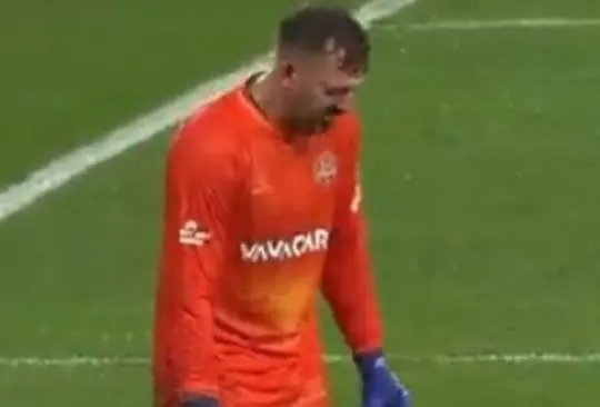 Portero italiano se hace viral por temblar de frío en medio de un partido Portero italiano se hace viral por temblar de frío en medio de un partido