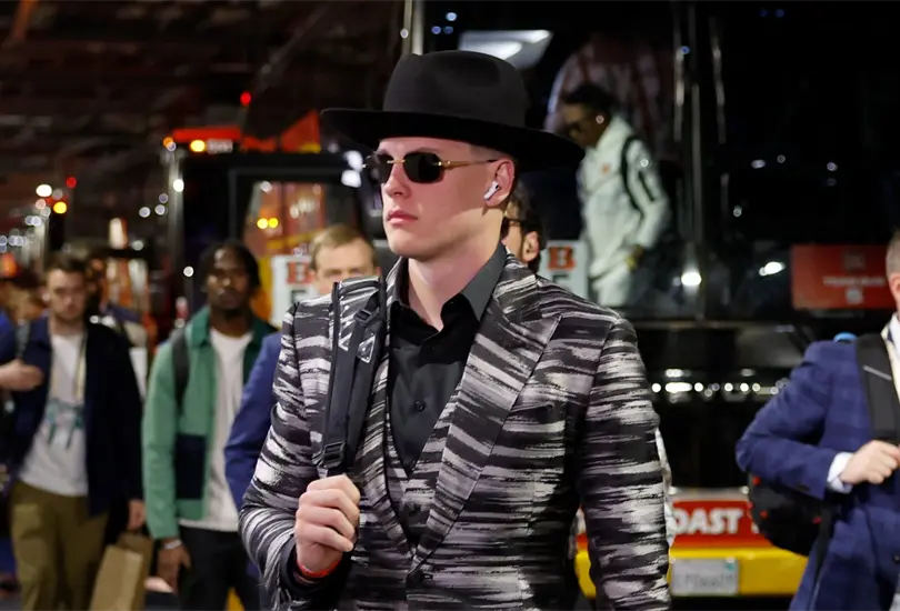&iexcl;Qu&eacute; elegancia! As&iacute; lleg&oacute; Joe Burrow al SoFi Stadium para el Super Bowl LVI