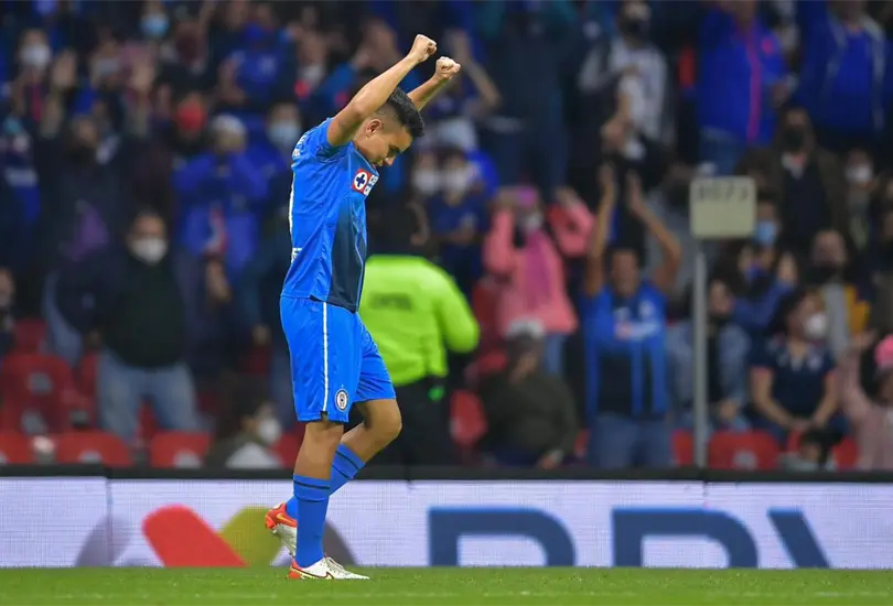 Charly Rodríguez revela que la afición de Cruz Azul ha potenciado su nivel Charly Rodríguez revela que la afición de Cruz Azul ha potenciado su nivel