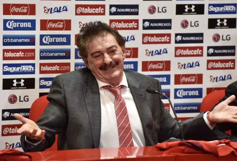 América vuelve a perder y la afición pide a Ricardo La Volpe, ¿será la solución? América vuelve a perder y la afición pide a Ricardo La Volpe, ¿será la solución?