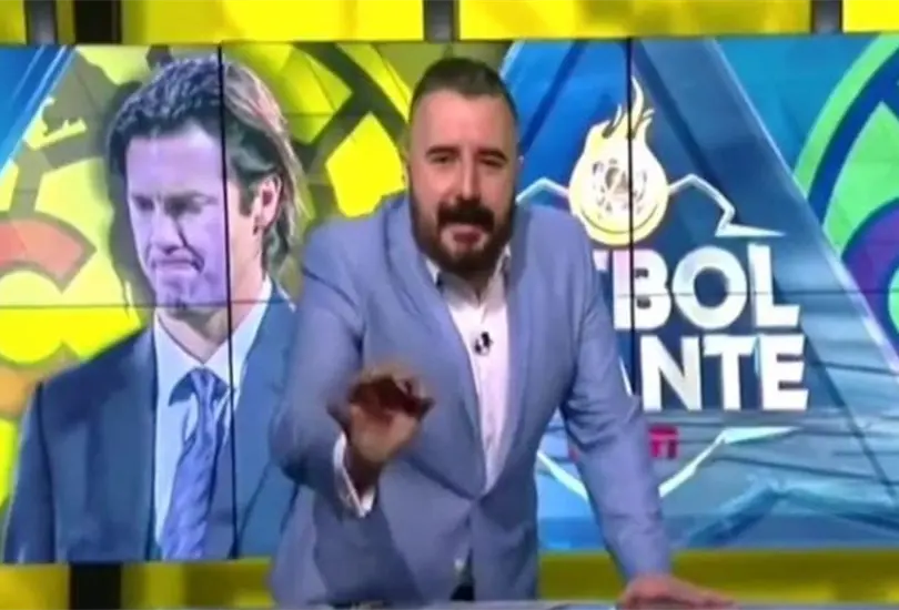 &Aacute;lvaro Morales explota y advierte a Solari: ganas a Pumas o te vas a la...