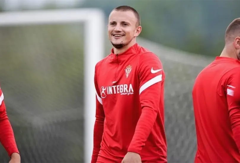 Futbolista del Sporting se ofrece para ir a la guerra: quiero ayudar a mi gente Futbolista del Sporting se ofrece para ir a la guerra: quiero ayudar a mi gente
