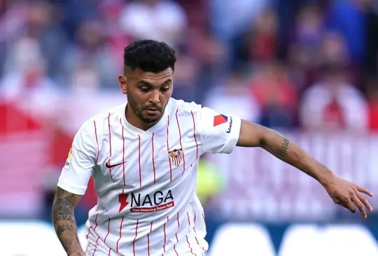 Sevilla derrota a Real Betis en el derbi sevillano; Tecatito Corona es titular