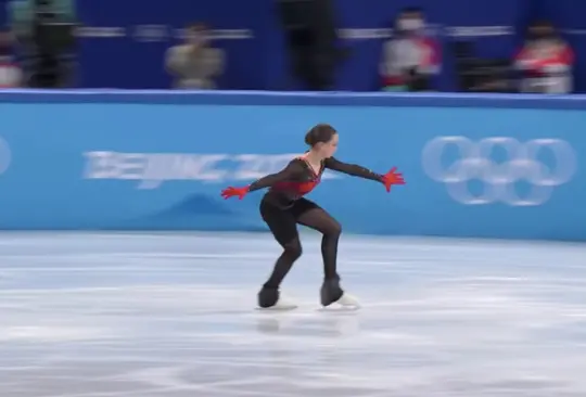 Video: Kamila Valieva hace historia con su salto cuádruple en Beijing 2022