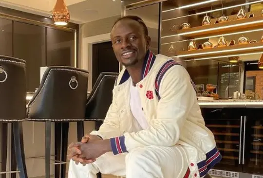 Sadio Mané pagó la factura de un niño mientras estaba en hospital de Camerún Sadio Mané pagó la factura de un niño mientras estaba en hospital de Camerún