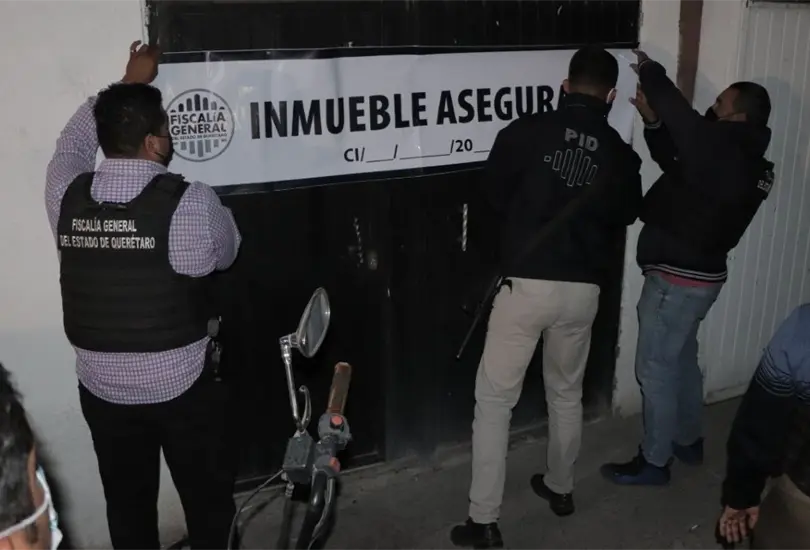 La Fiscalía de Querétaro aseguró el edificio de la empresa de seguridad que trabajó en el Estadio Corregidora La Fiscalía de Querétaro aseguró el edificio de la empresa de seguridad que trabajó en el Estadio Corregidora