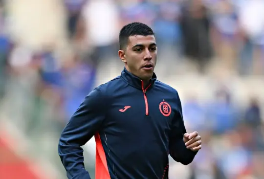 Erik Lira en entrenamiento con Cruz Azul. Erik Lira en entrenamiento con Cruz Azul.